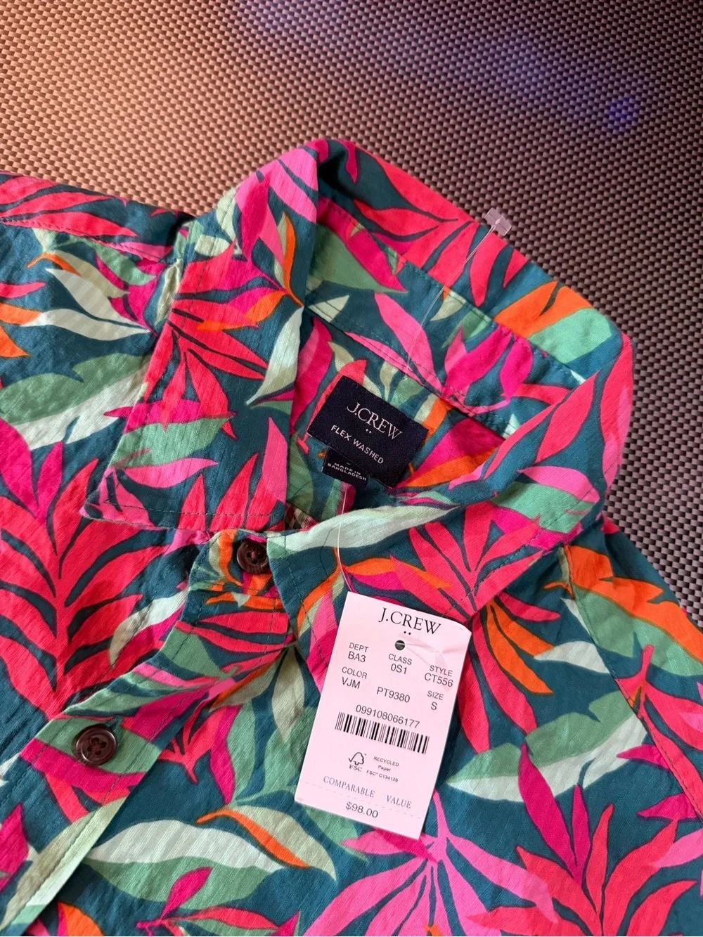 Nwot J.Crew Men’s Tropical Pink & Green Printed Button-Up Shirt size small